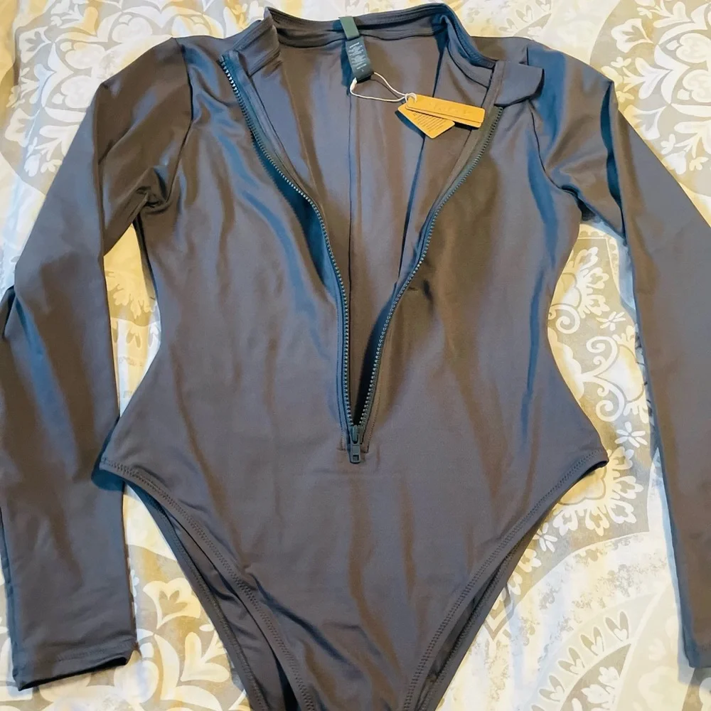 Skims swim suit - Picture 5 of 9